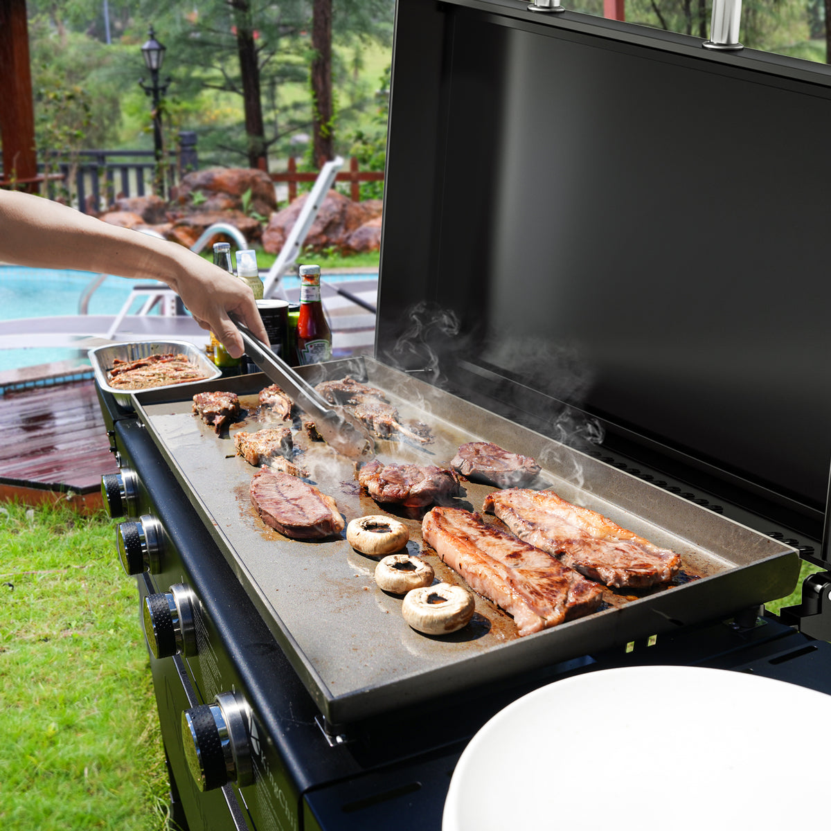30.6 Inch Flat Top Gas Griddle Cooking Meat and Vegetables for Outdoor BBQ