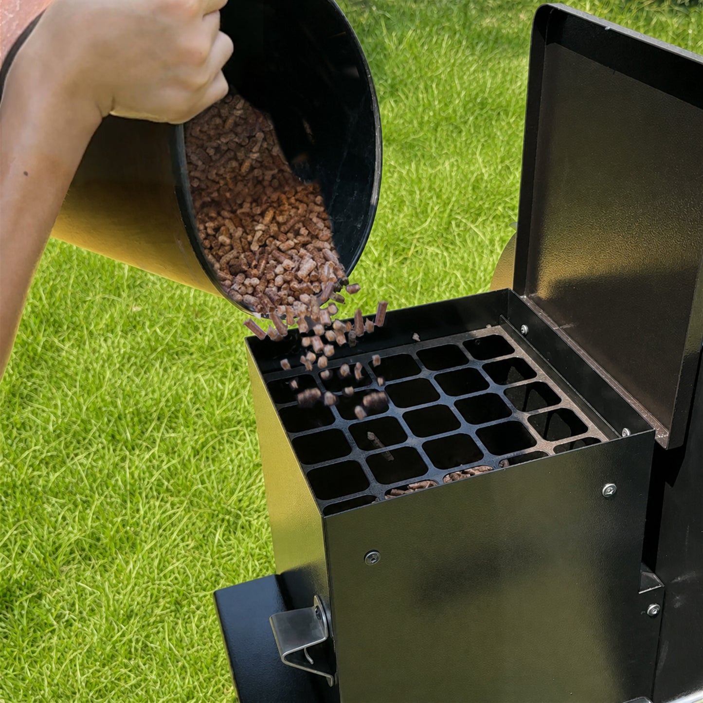 KingChii Wood Pellet Grill & Smoker, 766 Sq. In. Capacity, 18.3 lb Hopper - Brown